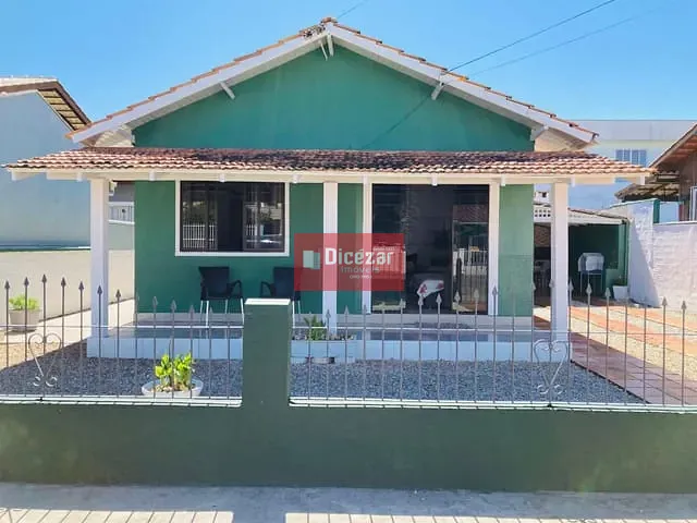 Casa com 300m² 3 quartos e 1 banheiro, à venda, no bairro Centro em Penha