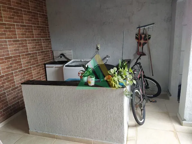 Casa com 250m² 2 quartos e 1 banheiro, à venda, no bairro Parque das Laranjeiras em Mogi Mirim