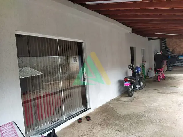 Casa com 250m² 2 quartos e 1 banheiro, à venda, no bairro Parque das Laranjeiras em Mogi Mirim