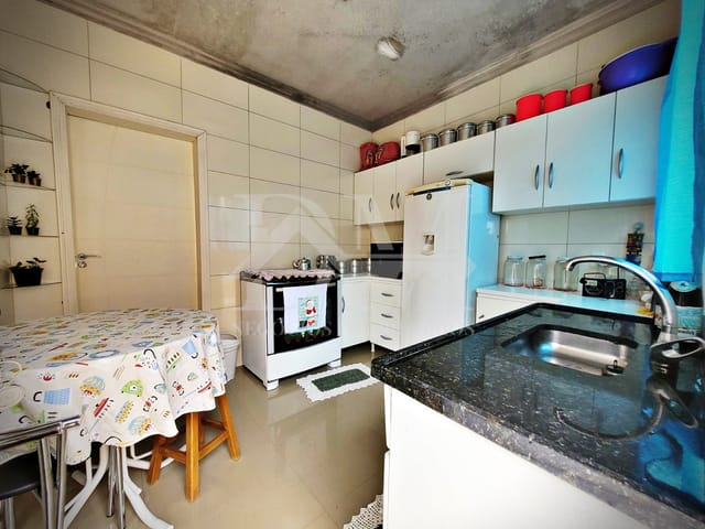 Casa com 360m² 4 quartos e 1 banheiro, à venda, no bairro São Luiz em Jaguariaíva