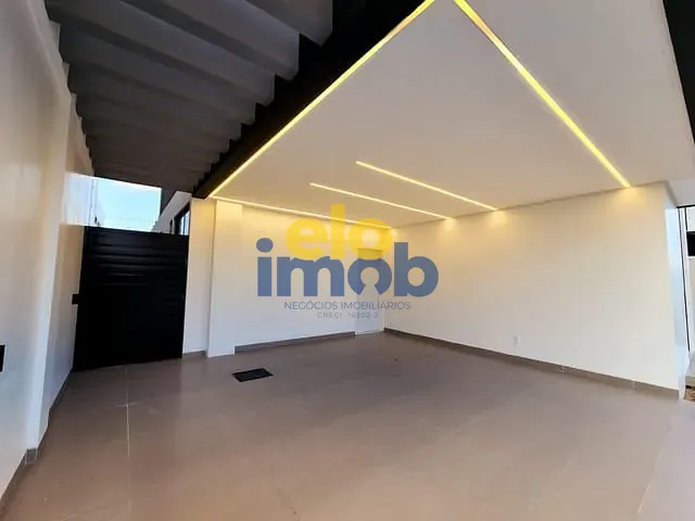 Casa com 300m² 4 quartos e 5 banheiros, à venda, no bairro Universitário em Caruaru
