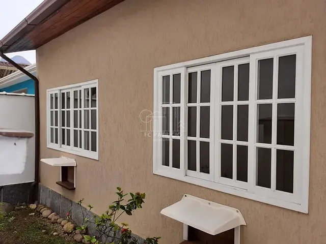 Casa com 342m² 3 quartos e 1 banheiro, à venda, no bairro Cantagalo em Guapimirim