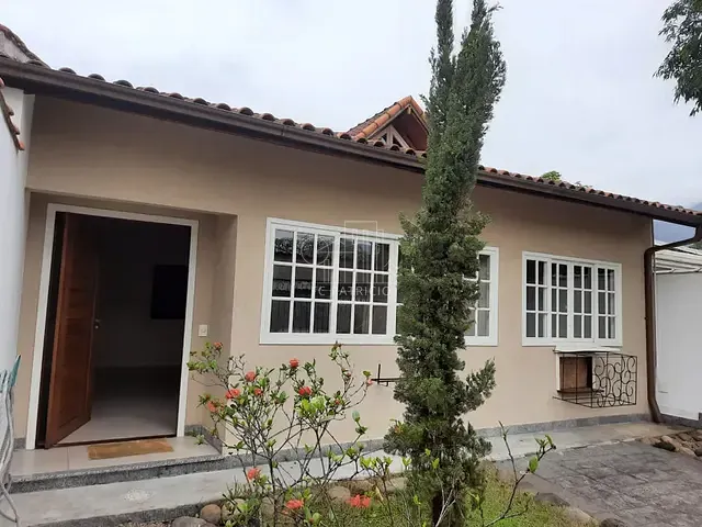Casa com 342m² 3 quartos e 1 banheiro, à venda, no bairro Cantagalo em Guapimirim