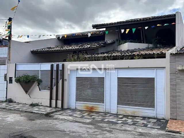 Casa com 200m², à venda, no bairro Gleba A em Camaçari