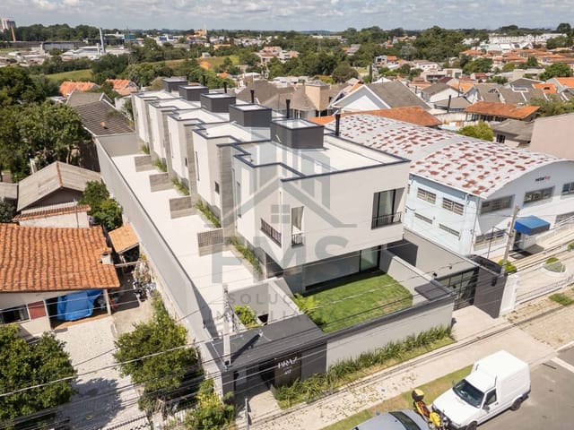 Casa com 199m² 3 quartos e 4 banheiros, à venda, no bairro São Braz em Curitiba