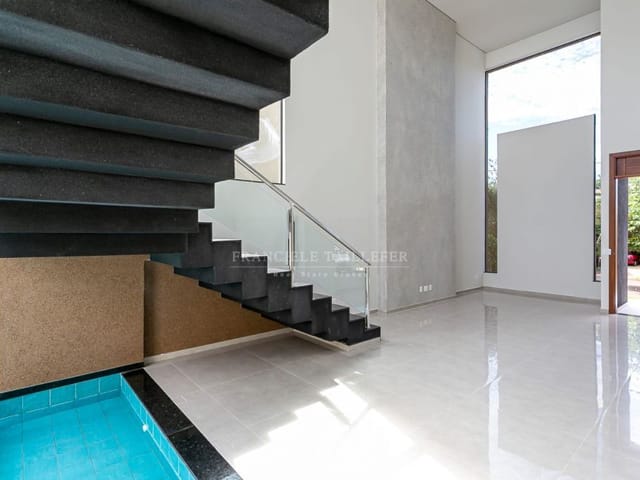 Foto do Casa - Sobrado 292m²/03 suítes/ 4 vagas no COND. ROYAL FOREST - Londrina Pr | Taive