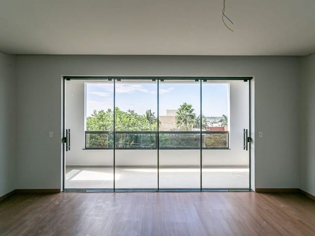 Foto do Casa - Sobrado 292m²/03 suítes/ 4 vagas no COND. ROYAL FOREST - Londrina Pr | Taive