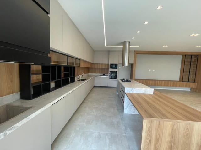 Casa com 472m² 4 quartos e 5 banheiros, à venda ou para alugar, no bairro Condomínio Residencial Alphaville em São José dos Campos