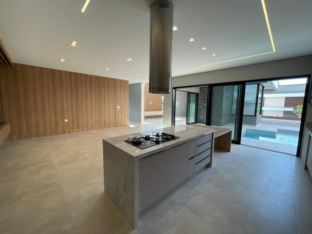 Casa com 472m² 4 quartos e 5 banheiros, à venda ou para alugar, no bairro Condomínio Residencial Alphaville em São José dos Campos