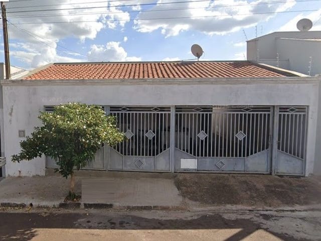 Casa com 250m² 3 quartos e 2 banheiros, à venda, no bairro Jardim Vale do Sol em Birigui