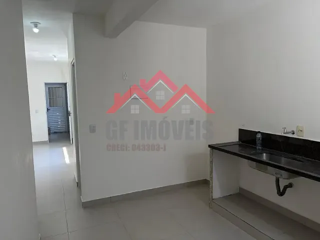 Casa 2 quartos e 1 banheiro, para alugar, no bairro Parque Reboucas em São Paulo