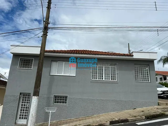 Casa com 150m² 4 quartos e 4 banheiros, para alugar, no bairro Centro/ Angola em GUAXUPÉ