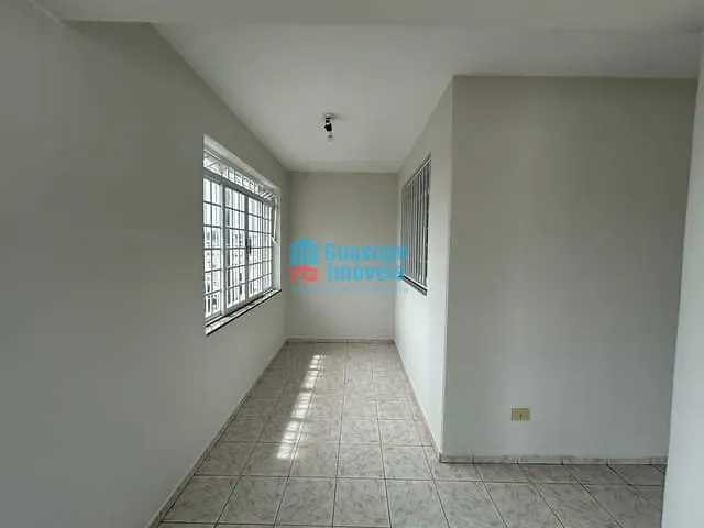 Casa com 150m² 4 quartos e 4 banheiros, para alugar, no bairro Centro/ Angola em GUAXUPÉ