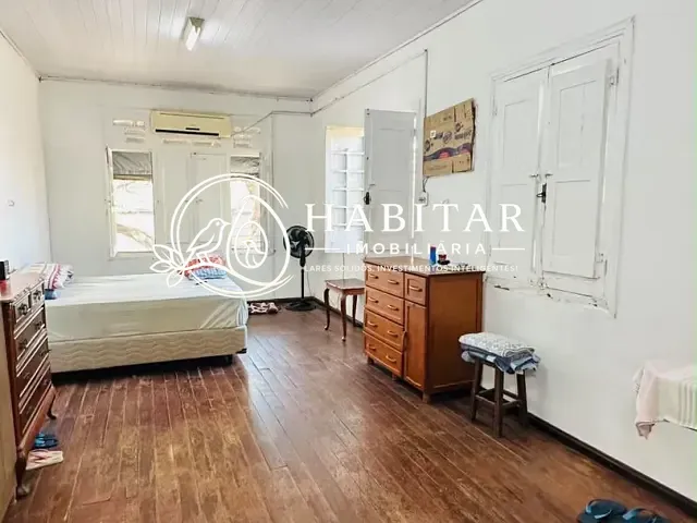 Casa com 330m² 4 quartos e 4 banheiros, à venda, no bairro Centro em Corumbá