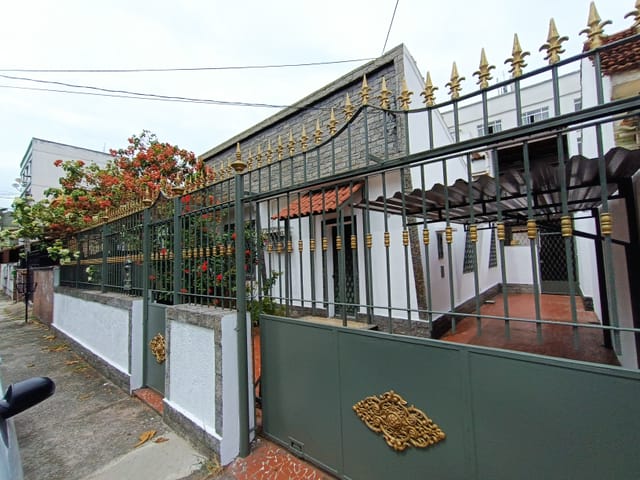 Foto do Casa - Excelente casa Duplex com Aproximadamente 240m², composta por 04 quartos, sendo 1 externo com suíte, Garagem, na rua Petrolândia em Vista Alegre | Hilmar