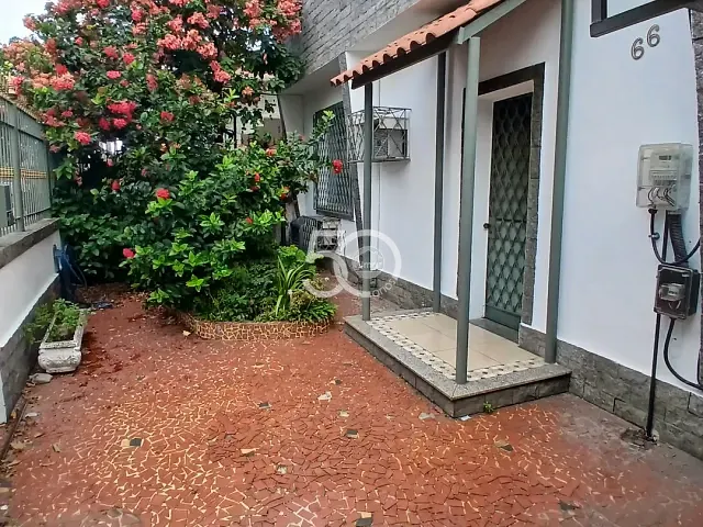 Casa com 240m² 4 quartos e 2 banheiros, para alugar, no bairro Vista Alegre em Rio de Janeiro