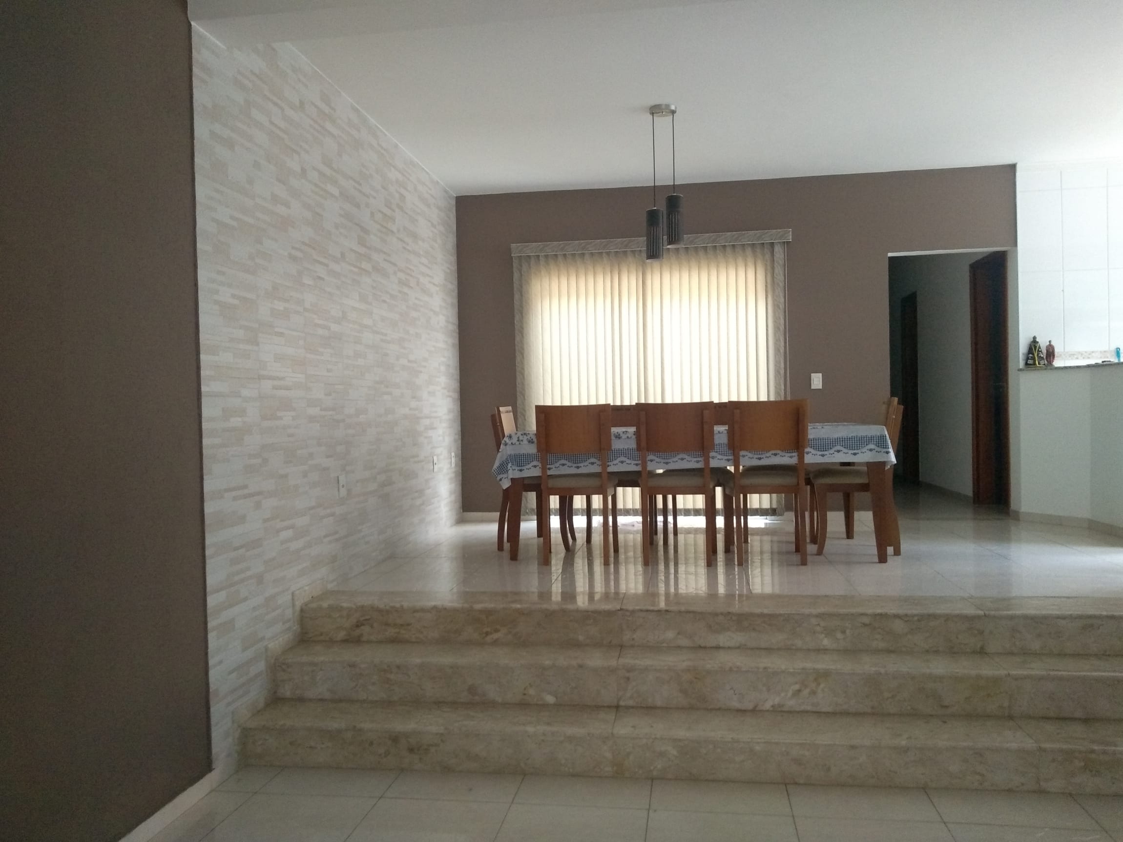 Casa à venda com 3 quartos, 170m² - Foto 1