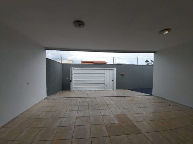 Casa com 300m² 3 quartos e 2 banheiros, à venda, no bairro Jardim Florita em Abadia de Goiás