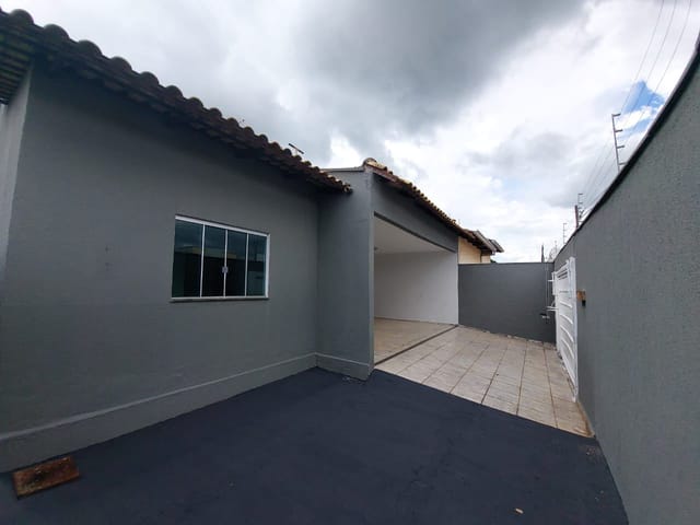 Casa com 300m² 3 quartos e 2 banheiros, à venda, no bairro Jardim Florita em Abadia de Goiás