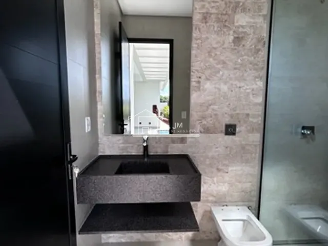 Casa com 500m² 3 quartos e 5 banheiros, à venda, no bairro Granja Marileusa em Uberlândia