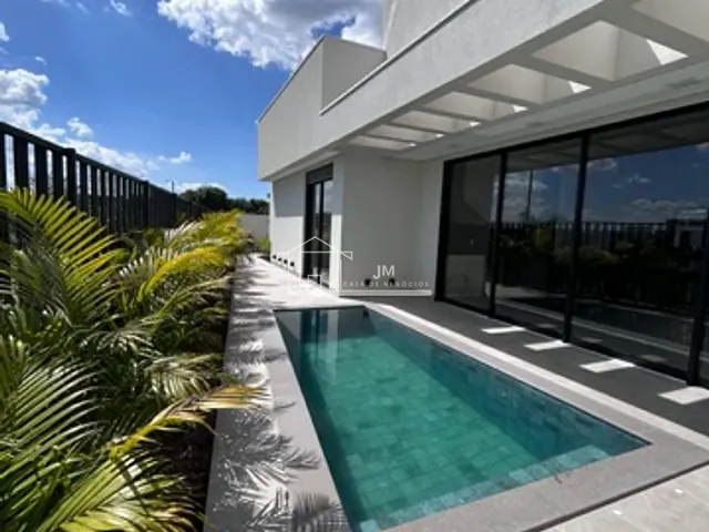 Casa com 500m² 3 quartos e 5 banheiros, à venda, no bairro Granja Marileusa em Uberlândia