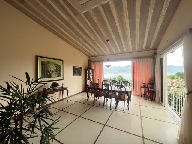 Casa com 1345m² 4 quartos e 6 banheiros, à venda, no bairro Santa Tereza em Ilhabela