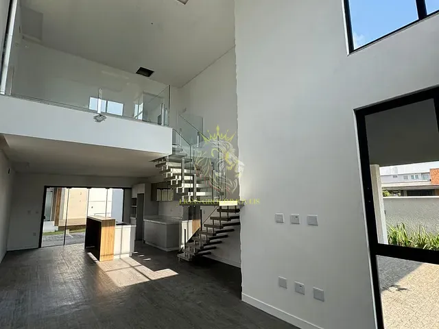 Casa com 375m² 4 quartos e 3 banheiros, à venda, no bairro Santa Regina em Camboriú