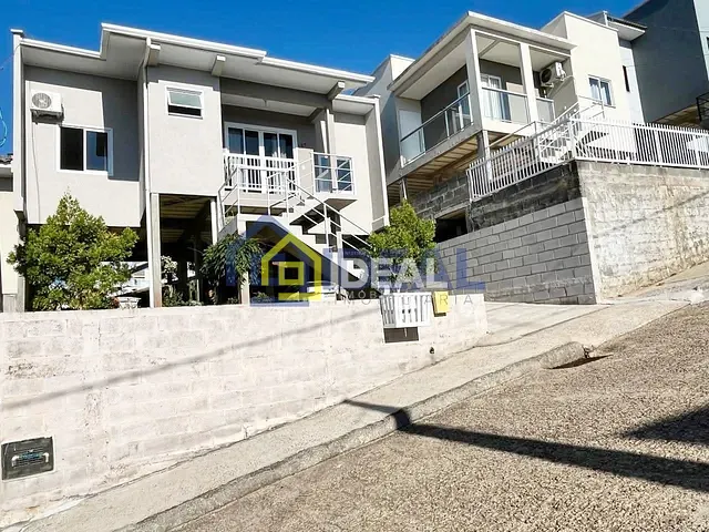 Casa com 70m² 2 quartos e 1 banheiro, à venda, no bairro Cristal em Concórdia