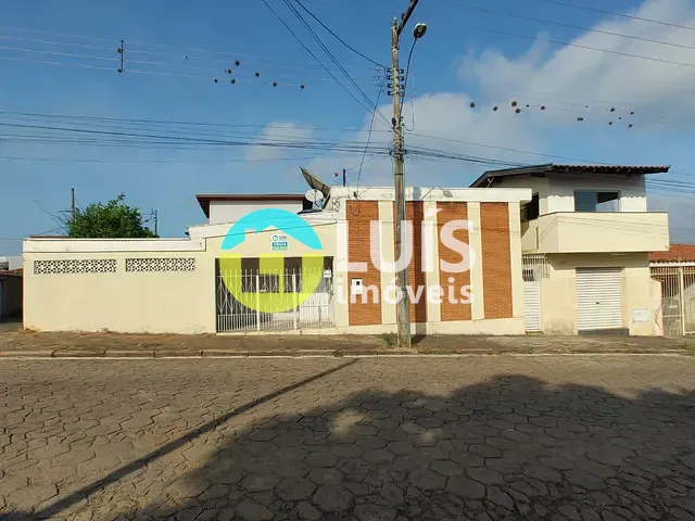 Casa 3 quartos e 2 banheiros, à venda, no bairro Centro em Guaranésia