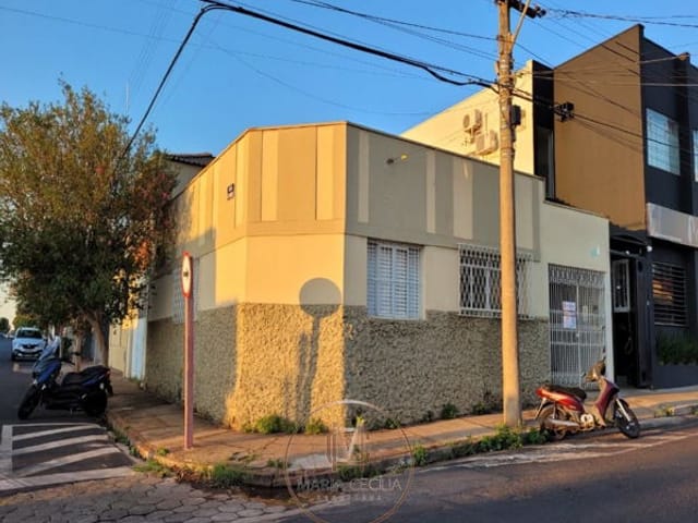 Casa com 145m² 3 quartos e 2 banheiros, à venda, no bairro Vila Xavier (Vila Xavier) em Araraquara