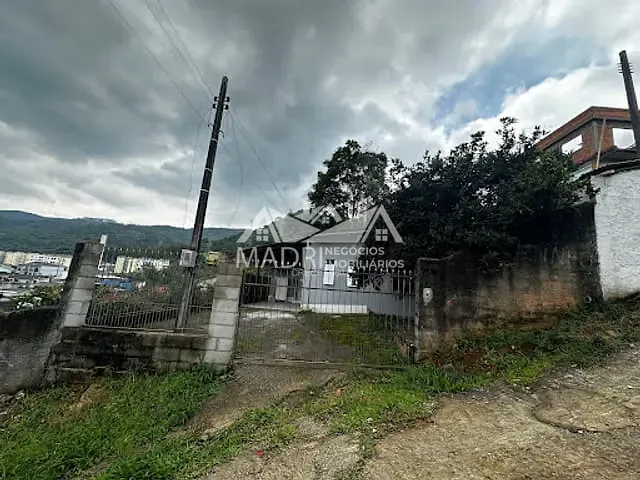 Casa com 360m² 2 quartos e 1 banheiro, à venda, no bairro São Sebastião em Palhoça