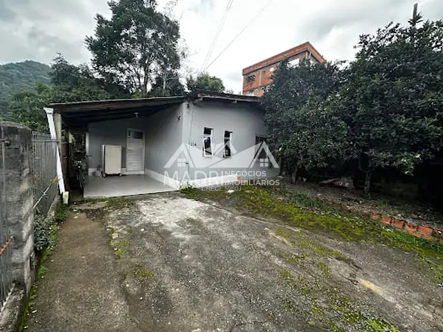Casa com 360m² 2 quartos e 1 banheiro, à venda, no bairro São Sebastião em Palhoça