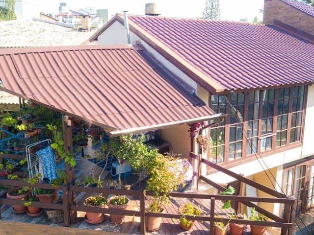 Casa com 290m² 14 quartos e 14 banheiros, à venda, no bairro Canasvieiras em Florianópolis