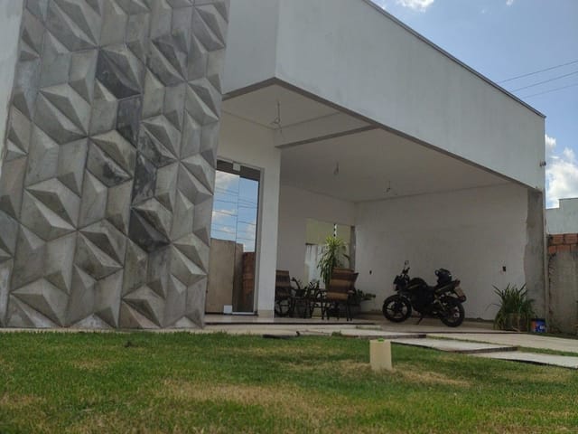Casa 3 quartos e 2 banheiros, à venda, no bairro Residencial Florença em Sinop