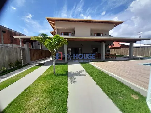 Casa com 450m² 6 quartos e 8 banheiros, à venda, no bairro Olivença em Ilhéus