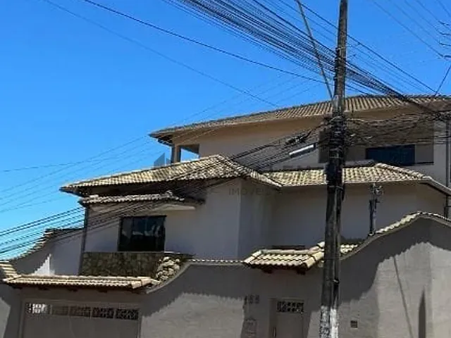 Casa com 420m² 6 quartos e 4 banheiros, à venda, no bairro Medicina em Itajubá
