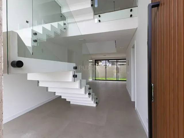 Casa 2 quartos e 3 banheiros, à venda, no bairro Santa Cândida em Curitiba