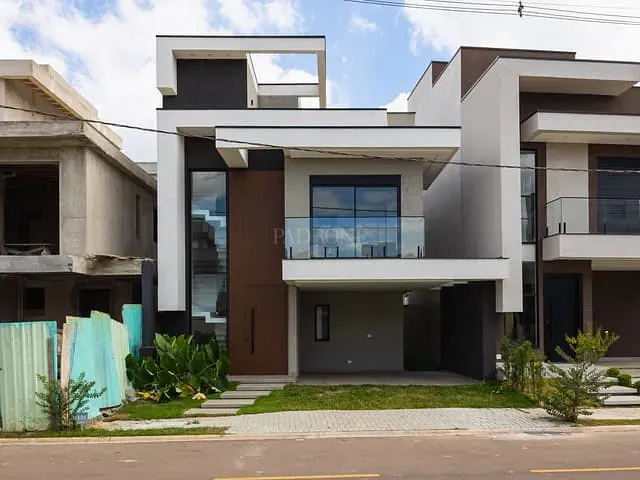 Casa 2 quartos e 3 banheiros, à venda, no bairro Santa Cândida em Curitiba
