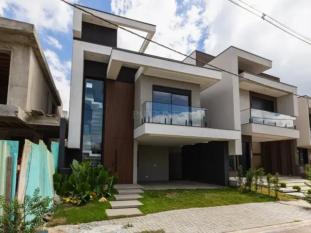 Casa 2 quartos e 3 banheiros, à venda, no bairro Santa Cândida em Curitiba