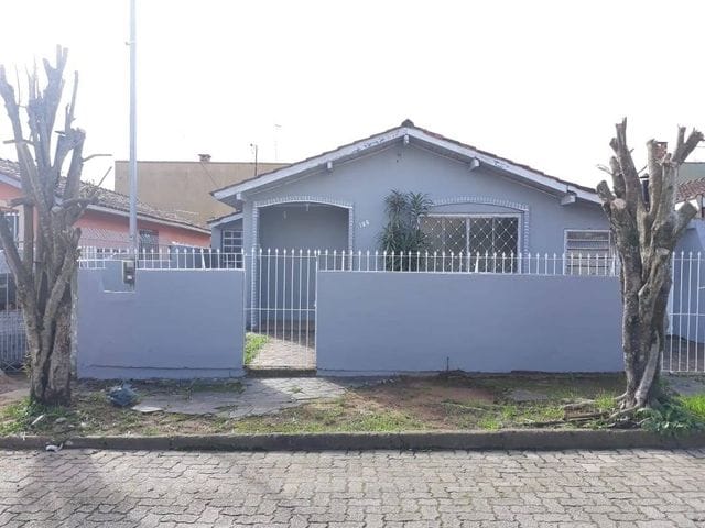 Casa com 250m² 3 quartos e 2 banheiros, à venda, no bairro Colina em Guaíba