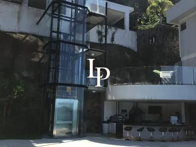 Casa com 2500m² 4 quartos e 7 banheiros, à venda, no bairro Barra Seca (Praias Vermelha e Alto) em Ubatuba
