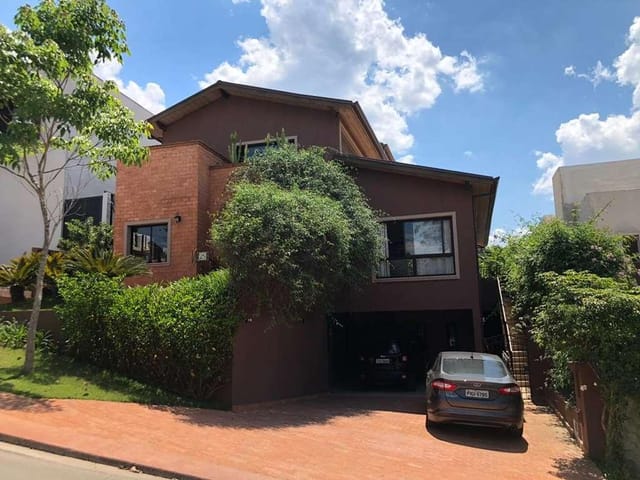 Casa com 512m² 3 quartos e 5 banheiros, à venda, no bairro Moinho Velho em Cotia