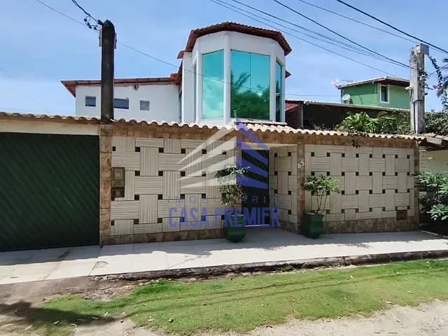 Casa 3 quartos e 4 banheiros, à venda, no bairro Olivença em Ilhéus