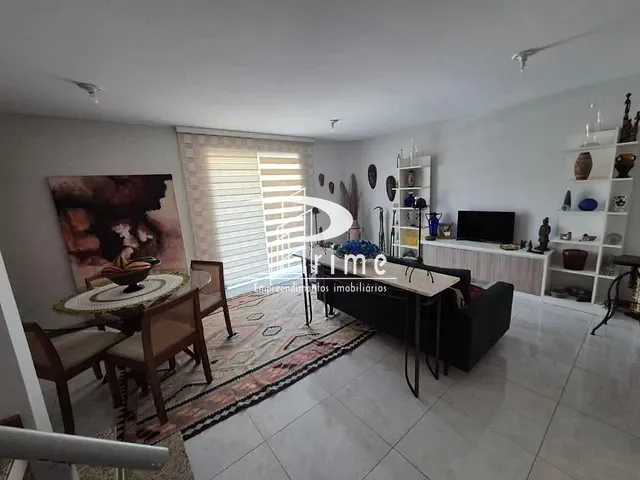 Casa com 375m² 3 quartos e 3 banheiros, à venda, no bairro Itaipu em Niterói