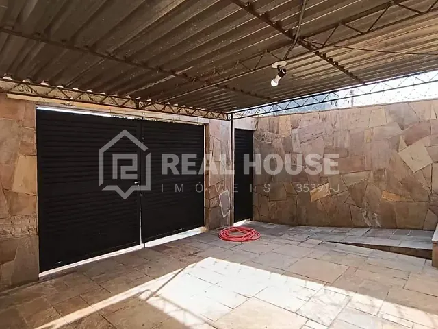 Casa 2 quartos e 1 banheiro, à venda, no bairro Vila Lucy em Sorocaba