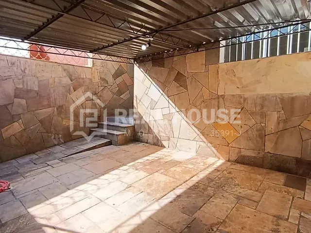 Casa 2 quartos e 1 banheiro, à venda, no bairro Vila Lucy em Sorocaba