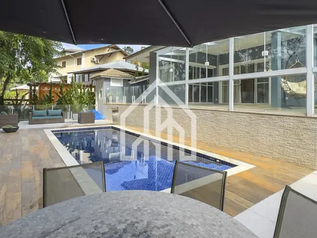 Casa com 1015m² 3 quartos e 4 banheiros, à venda ou para alugar, no bairro Roseira em Mairiporã