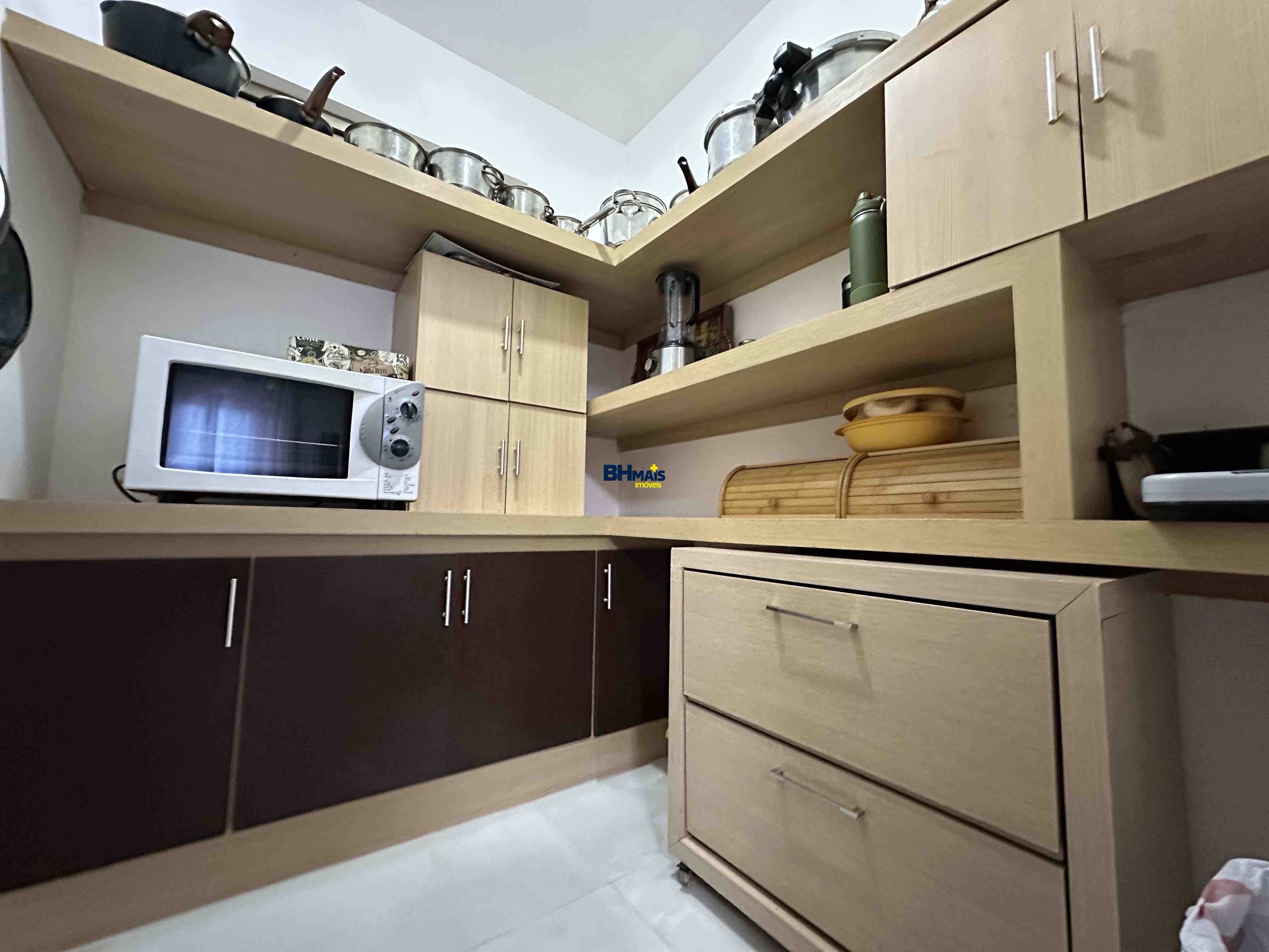 Casa à venda e aluguel com 5 quartos, 500m² - Foto 10