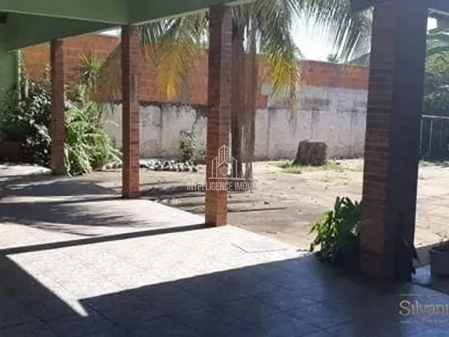 Casa com 951m² 3 quartos e 3 banheiros, à venda, no bairro Chácara dos Pinheiros em Cuiabá