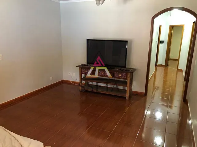 Casa 4 quartos e 1 banheiro, à venda, no bairro Centro em Guapimirim